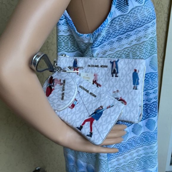 Michael Kors Jet Set Girls Wristlet Trio - Picture 7 of 16